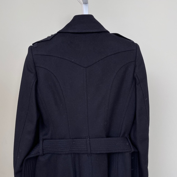 Burberry coat - Picture 4 of 12